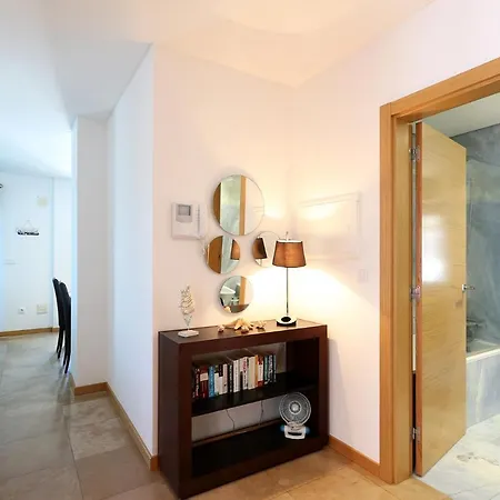 Altido 3-br Flat With Terrace And Rooftop Pool *