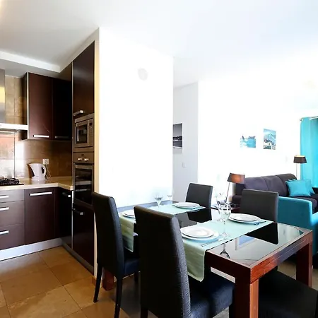 Altido 3-br Flat With Terrace And Rooftop Pool