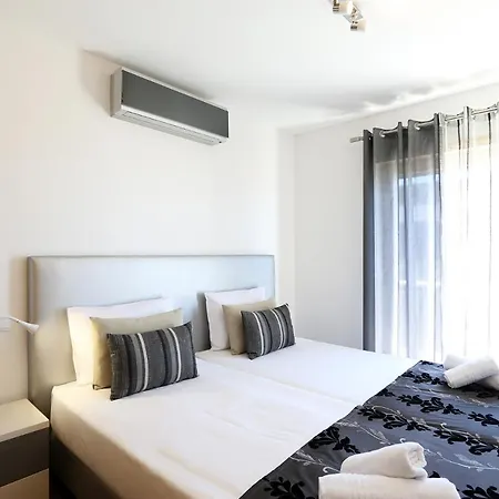 Altido 3-br Flat With Terrace And Rooftop Pool Apartament Nazaré