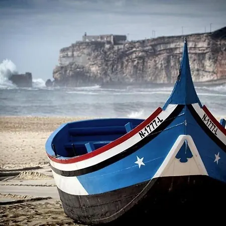 Altido 3-br Flat With Terrace And Rooftop Pool Nazaré