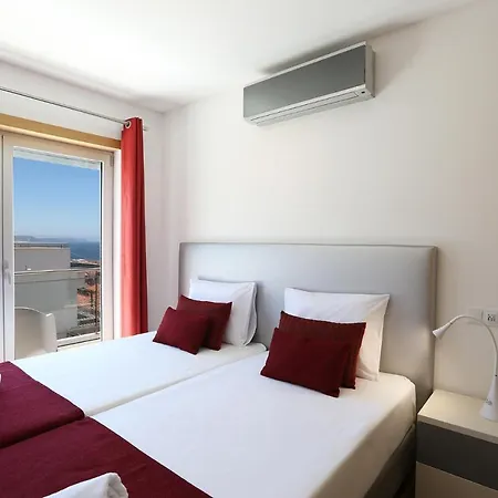 Altido 3-br Flat With Terrace And Rooftop Pool * Nazaré